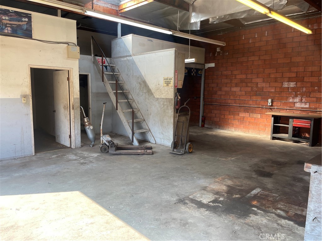 2044 W 166th Street