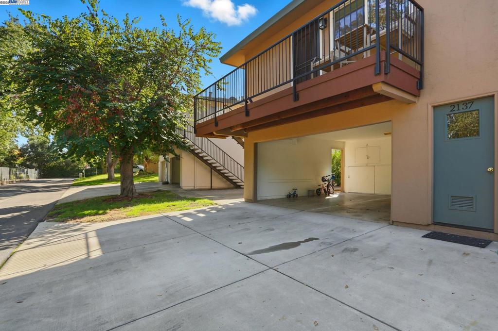 LAGUNA VISTA - Residential