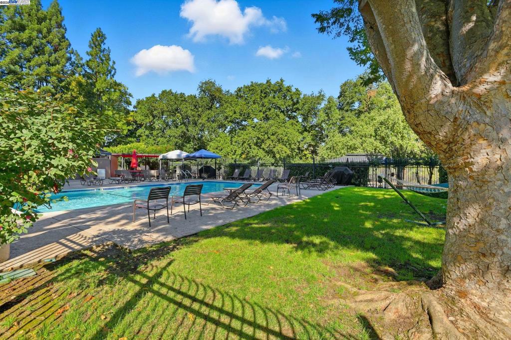 LAGUNA VISTA - Residential