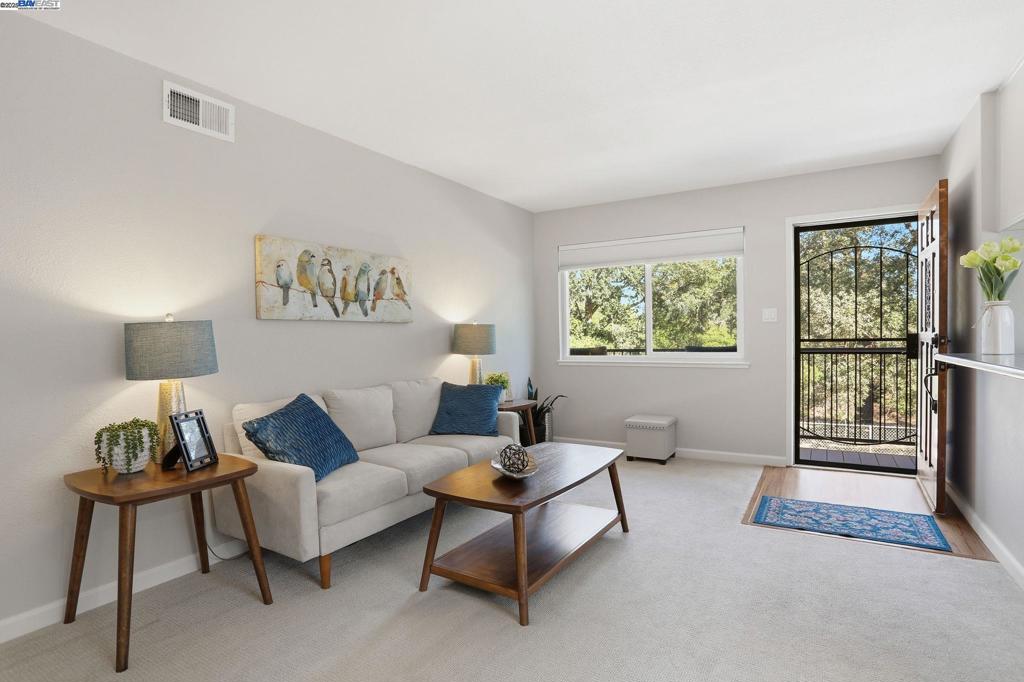 LAGUNA VISTA - Residential