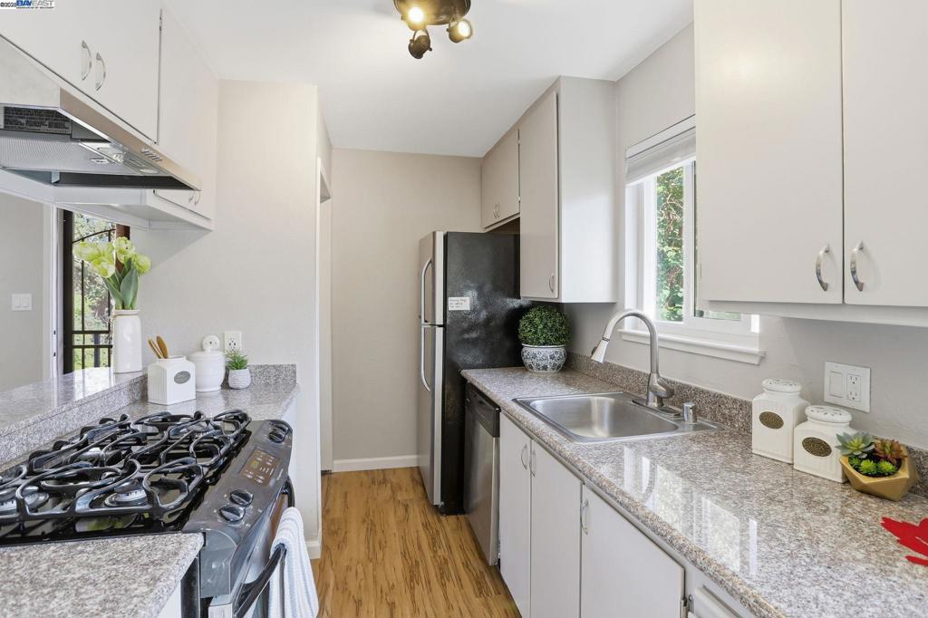 LAGUNA VISTA - Residential