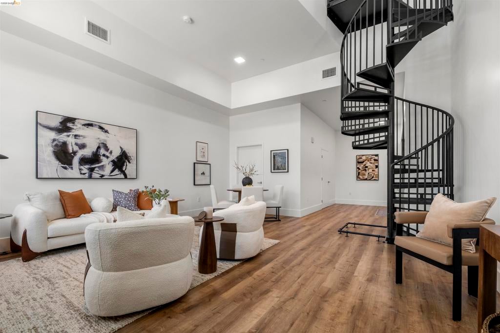 1545 32nd Street ST 101, Oakland CA 94608