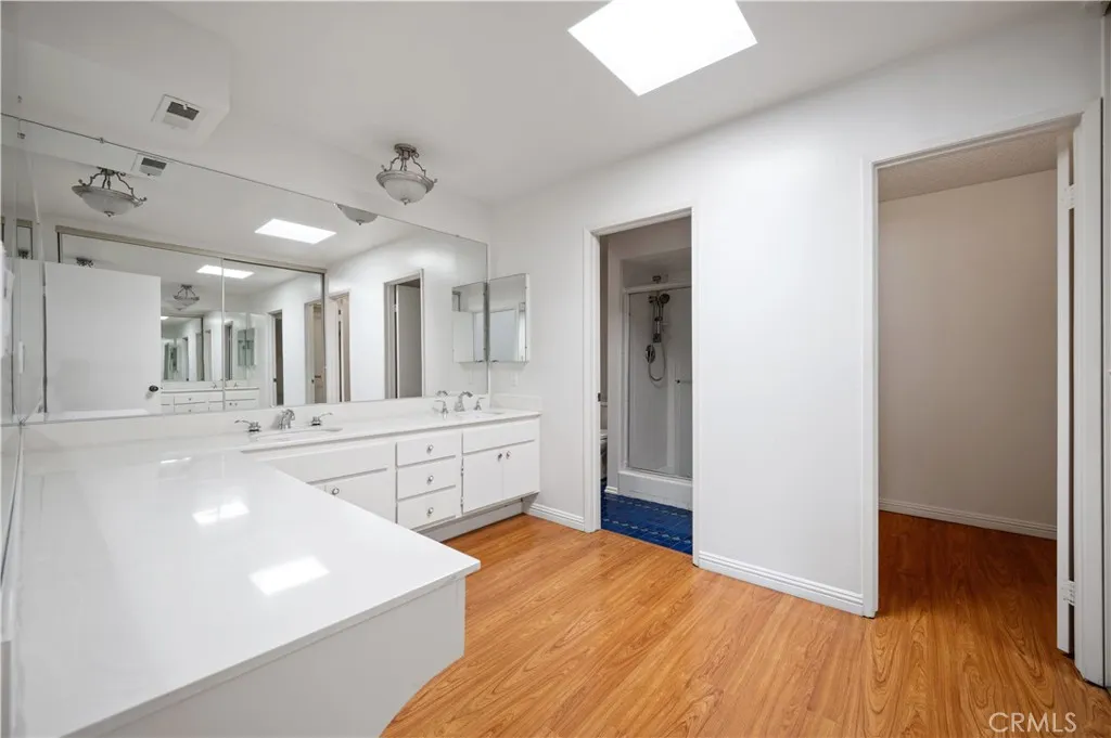 Glendale, California 91202, United States, 3 Bedrooms Bedrooms, ,3 BathroomsBathrooms,Residential,Active,180789