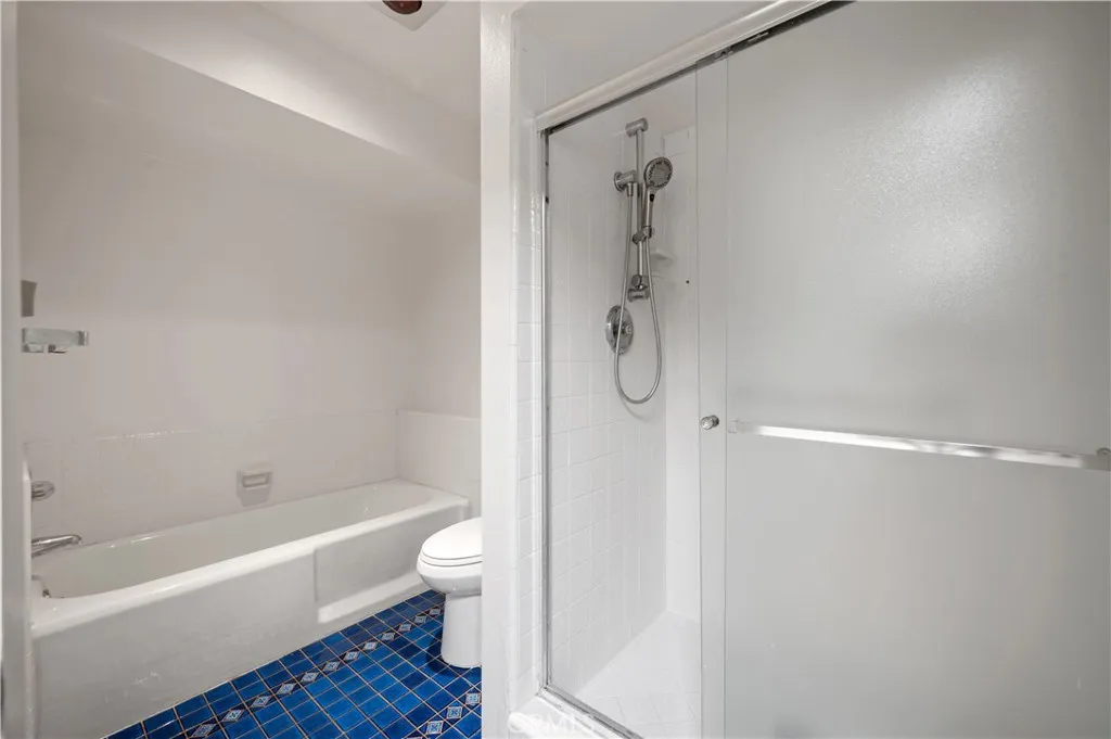 Glendale, California 91202, United States, 3 Bedrooms Bedrooms, ,3 BathroomsBathrooms,Residential,Active,180789