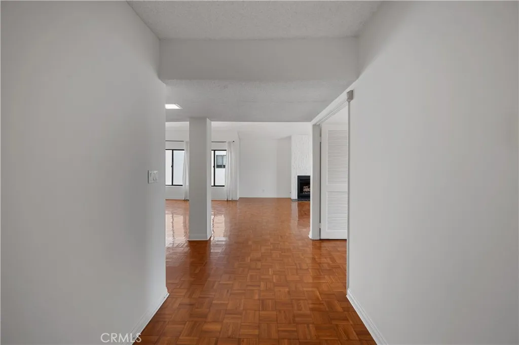 Glendale, California 91202, United States, 3 Bedrooms Bedrooms, ,3 BathroomsBathrooms,Residential,Active,180789