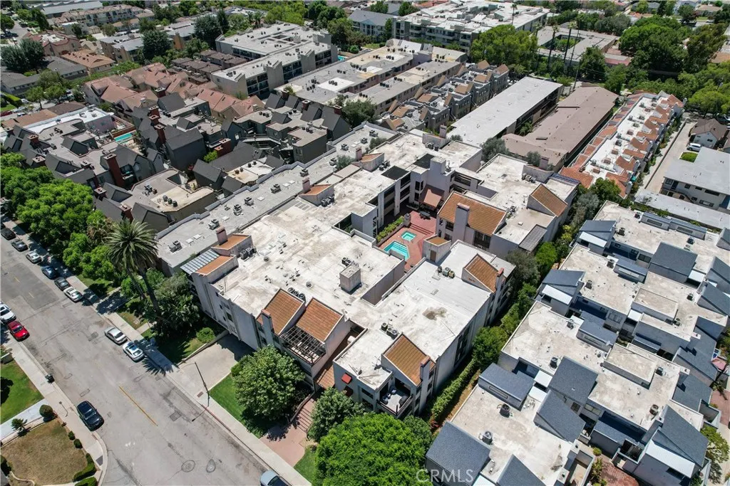 Glendale, California 91202, United States, 3 Bedrooms Bedrooms, ,3 BathroomsBathrooms,Residential,Active,180789