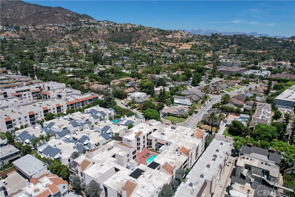 Glendale, California 91202, United States, 3 Bedrooms Bedrooms, ,3 BathroomsBathrooms,Residential,Active,180789