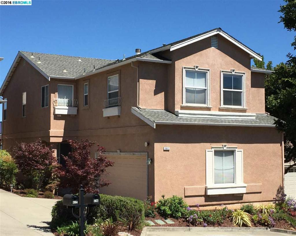 Largest model in desirable neighborhood , The Views. Breathtaking panoramic views from the living area & master bedroom to city, lights, & hills. Huge great room, vaulted ceilings, country kitchen, formal dining. Master suite w/private balcony.