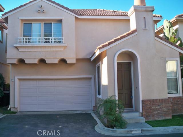 BEAUTIFUL AND UPGRADED HOME ON CUL DE SAC. GRANITE COUNTERTOPS! HARDWOOD FLOORS/PRIVATE PATIO THAT OFFERS UPGRADED HARDSCAPE! SPACIOUS FLOOR PLAN WITH FIREPLACE IN LIVING ROOM! CLOSE TO ALL SCHOOLS, SHOPS, RESTAURANTS, AND TRAILS! WASHER AND DRYER INCLUDED! THIS HOME WILL NOT LAST LONG!