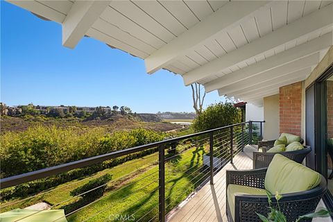 Photo of 659 Vista Bonita, Newport Beach, CA 92660 (MLS # NP25185990) Photo of 659 Vista Bonita, Newport Beach, CA 92660 (MLS # NP25185990)