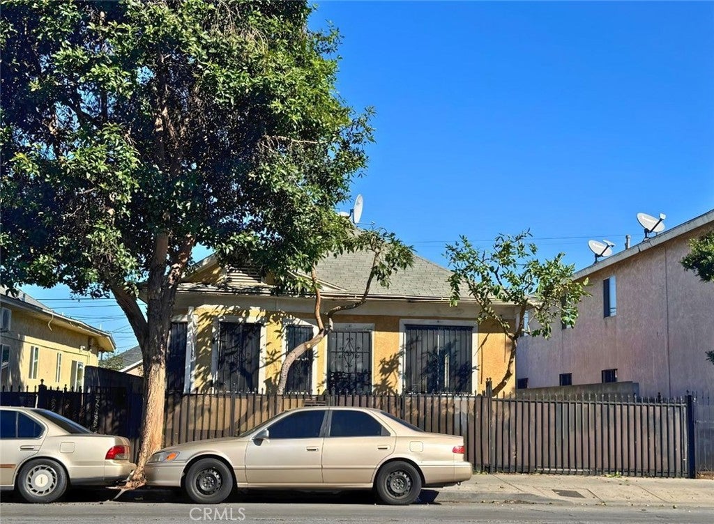 415 E Vernon Avenue