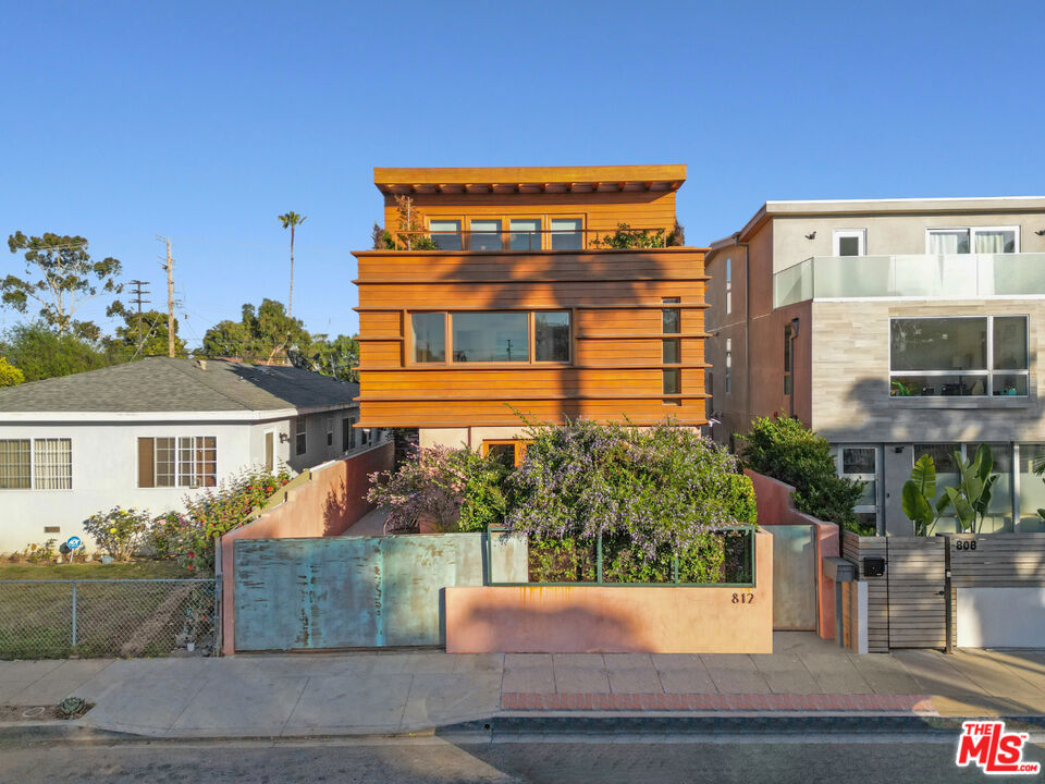 812 Brooks Avenue
