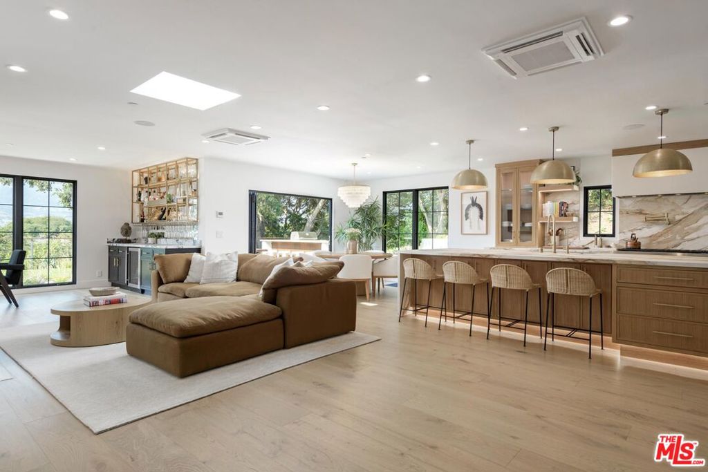 1250 Bel Air Drive