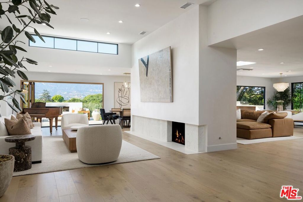 1250 Bel Air Drive