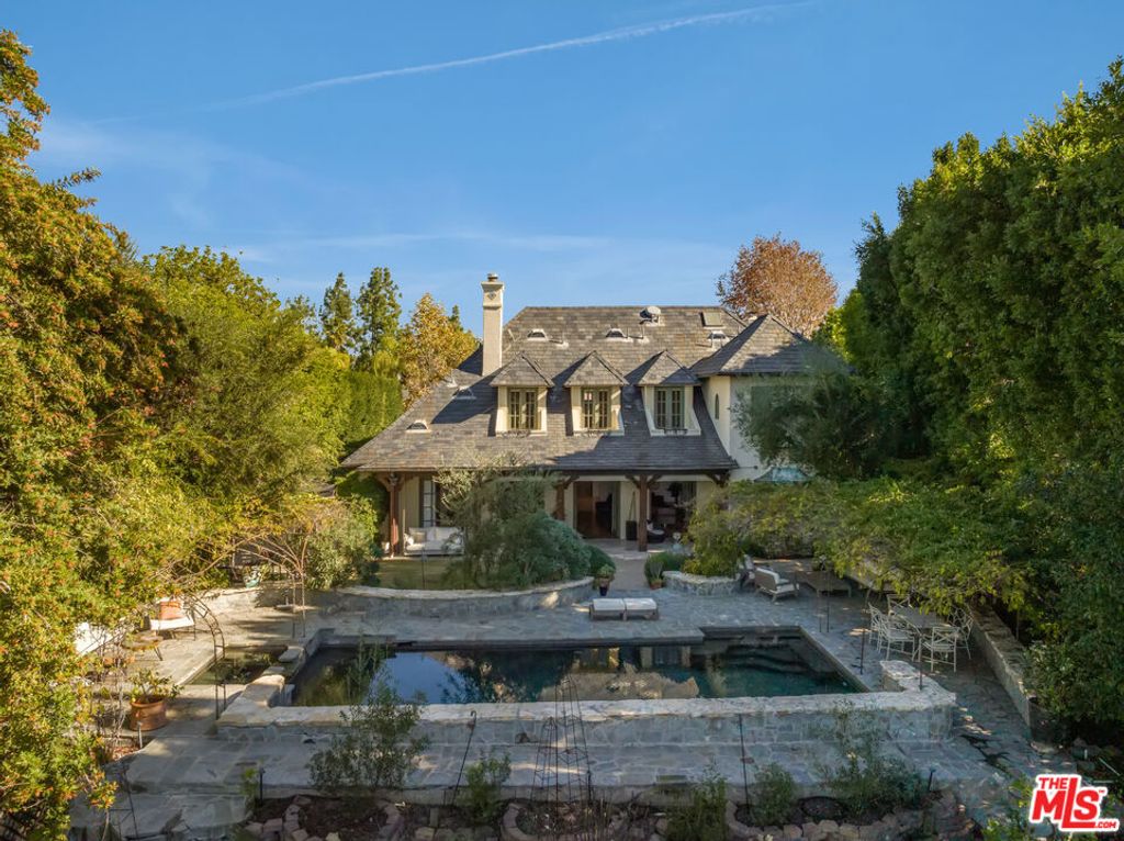 Photo of 4155 Green Meadow Court, Encino, CA 91316 (MLS # 26710073)