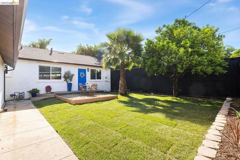 Photo of 123 Circuit DR Dr #Unit A, Roseville, CA 95678 (MLS # 41130471)