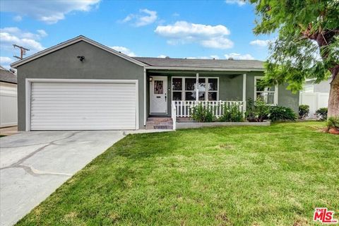 Photo of 6200 Jamieson Avenue, Encino, CA 91316 (MLS # 26831153)