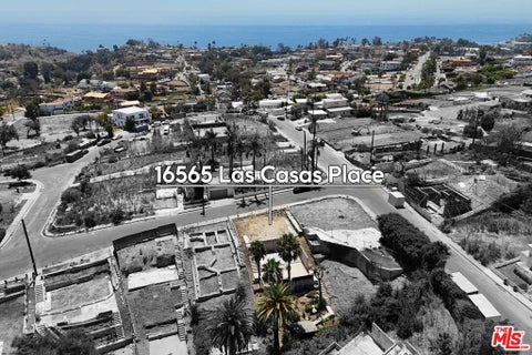 Photo of 16565 Las Casas Place, Pacific Palisades, CA 90272 (MLS # 26874183)