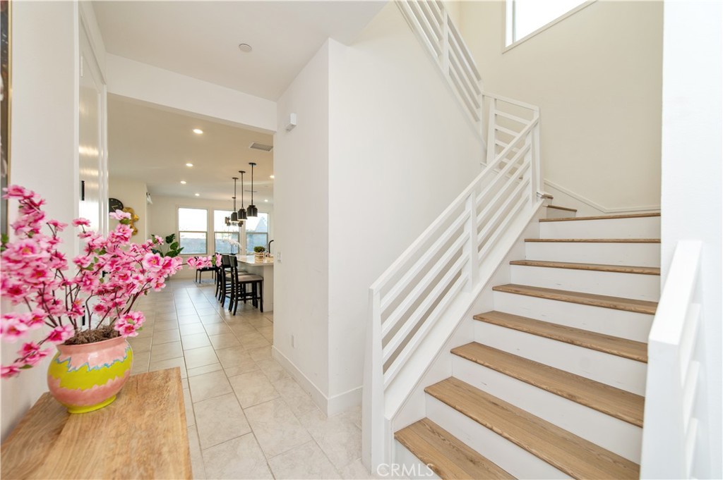 Properties 2 295 Autumn Way