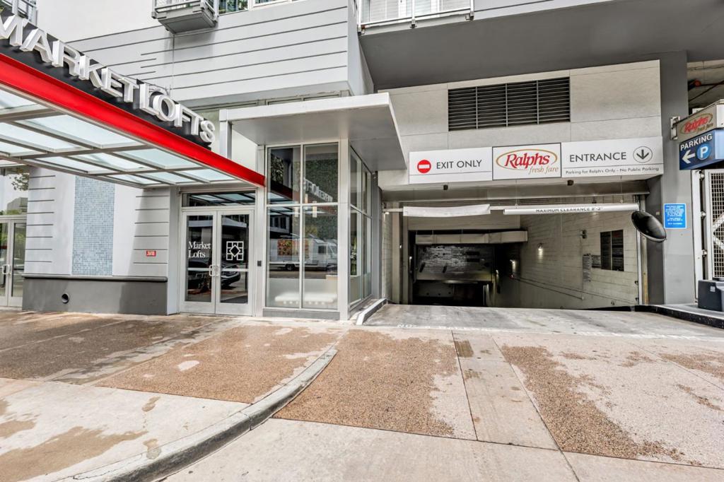 645 W 9th Street 213