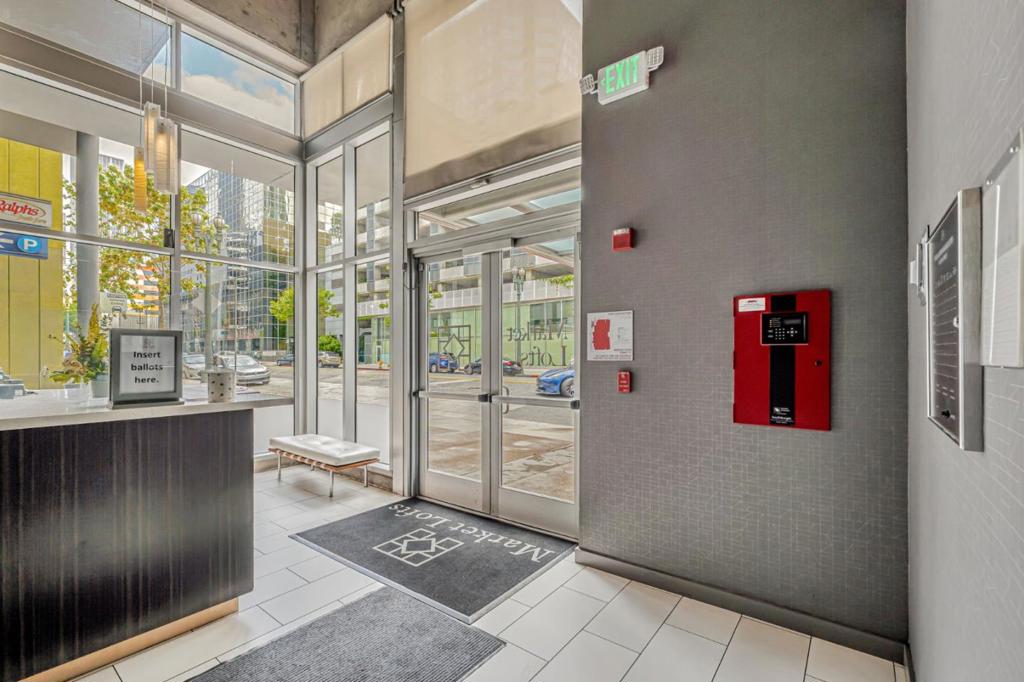 645 W 9th Street 213