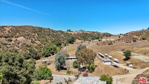 Photo of 36551 Avenue E, Yucaipa, CA 92399 (MLS # 25575391)