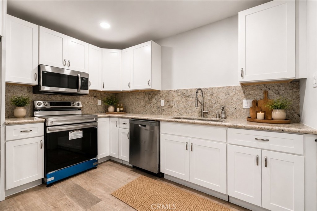 1562 W 31st Street