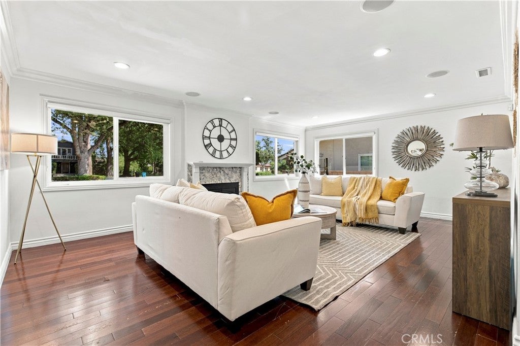 1501 S Santa Anita