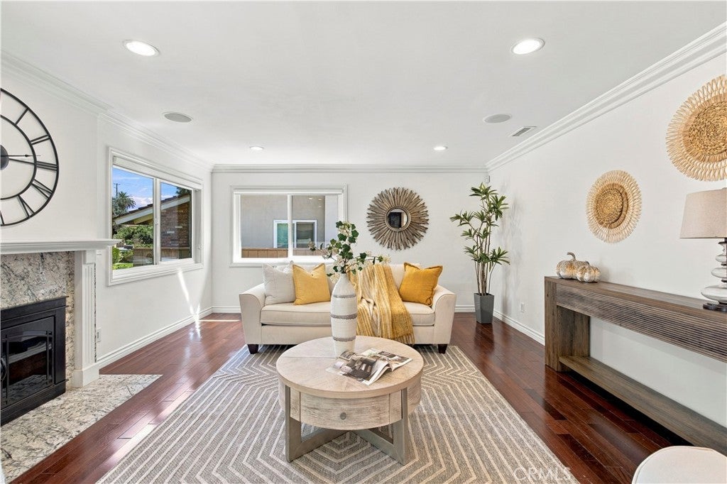 1501 S Santa Anita