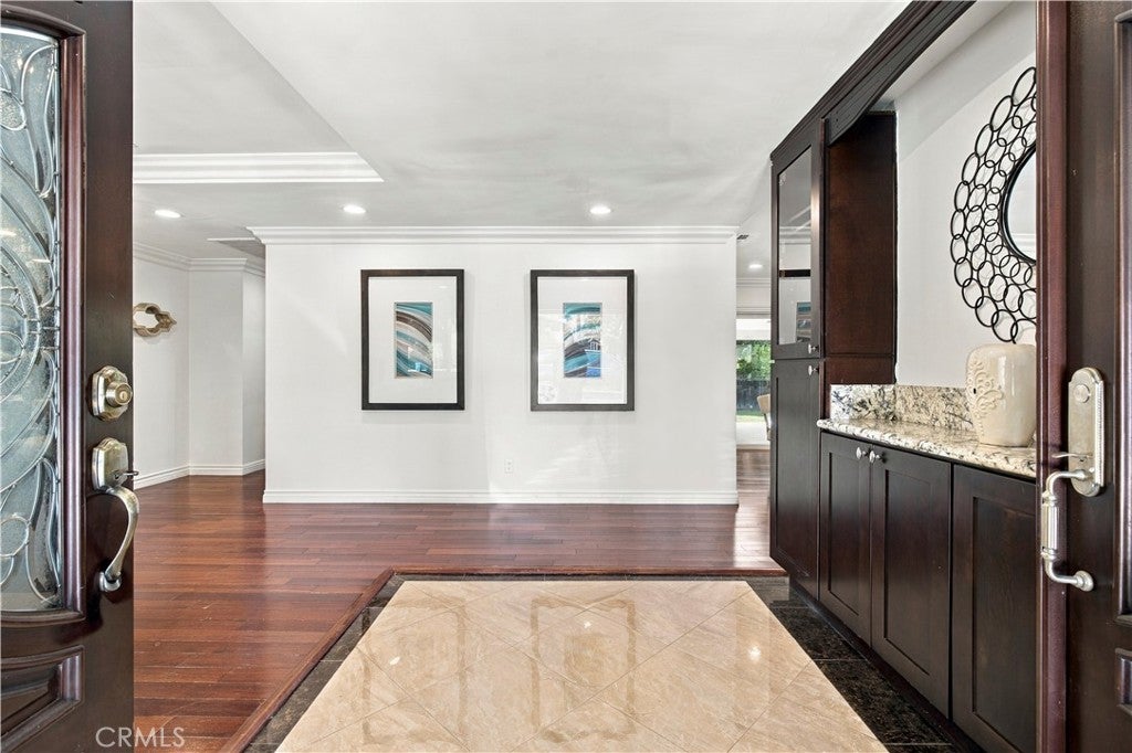 1501 S Santa Anita