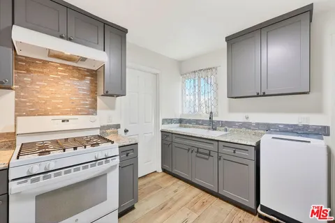 916 E 68th Street, Inglewood, CA 90302 - MLS#: 26643937