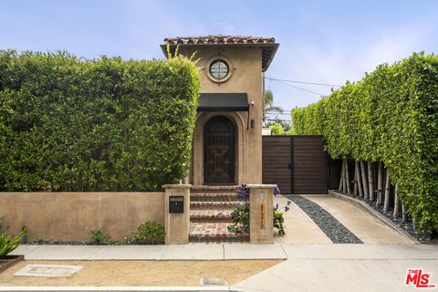 Photo of 435 Westmount Drive, West Hollywood, CA 90048 (MLS # 26793959)