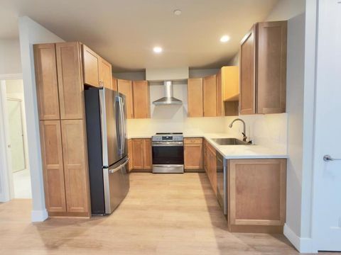 Photo of 400 San Benito ST #203, Hollister, CA 95023 (MLS # ML82048747)