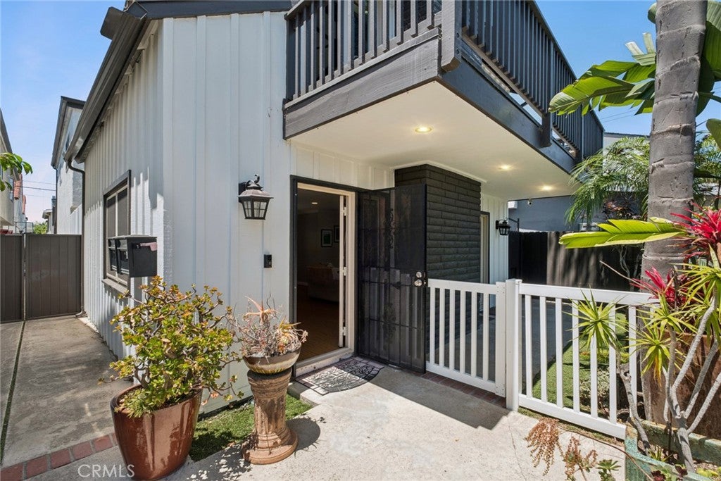 Photo of 415 Goldenrod AVE, Corona Del Mar, CA 92625 (MLS # OC26157920)