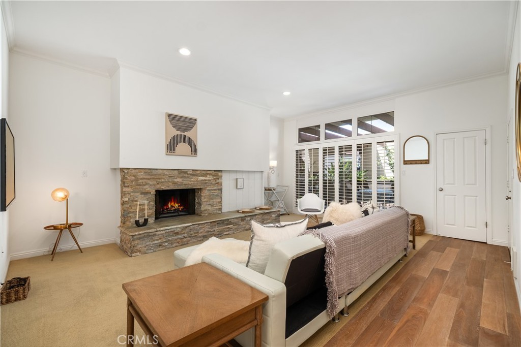 2322 Palos Verdes Drive W 106