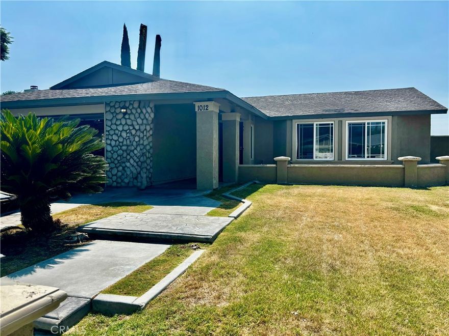 Welcome to this charming single-story home. Offers 3 bedrooms and 2 bathrooms. Inside, you'll find a functional layout with ample natural light, while the expansive backyard provides endless possibilities—perfect for entertaining, or creating your dream outdoor space. Conveniently located in a desirable neighborhood close to everything like Schools, Shopping and major freeways. This home is an excellent opportunity for homeowners.