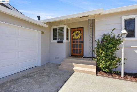 Photo of 36267 Toulon Pl PL, Newark, CA 94560 (MLS # 41144758)