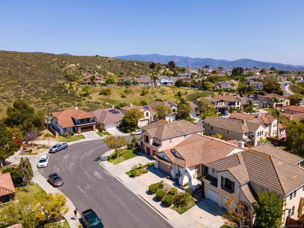 2768 Valleycreek Dr