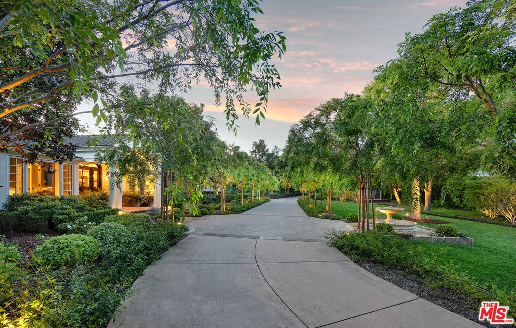 Santa Barbara, California 93108, United States, 4 Bedrooms Bedrooms, ,5 BathroomsBathrooms,Residential,Active,91352