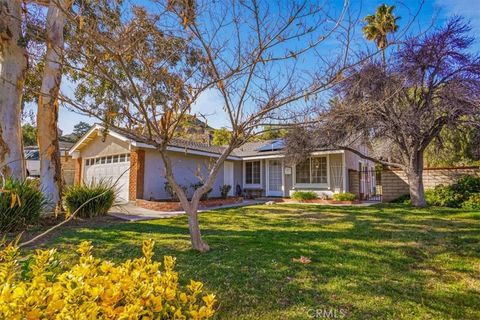 Photo of 14621 Geranium Glen Lane Ln, Canyon Country, CA 91387 (MLS # SR26073971)