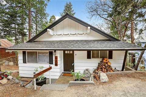 Photo of 628 Rose Lane, Twin Peaks, CA 92391 (MLS # IG25192126)