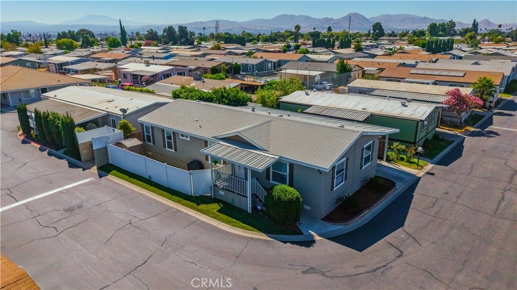 2151 W Rialto 85