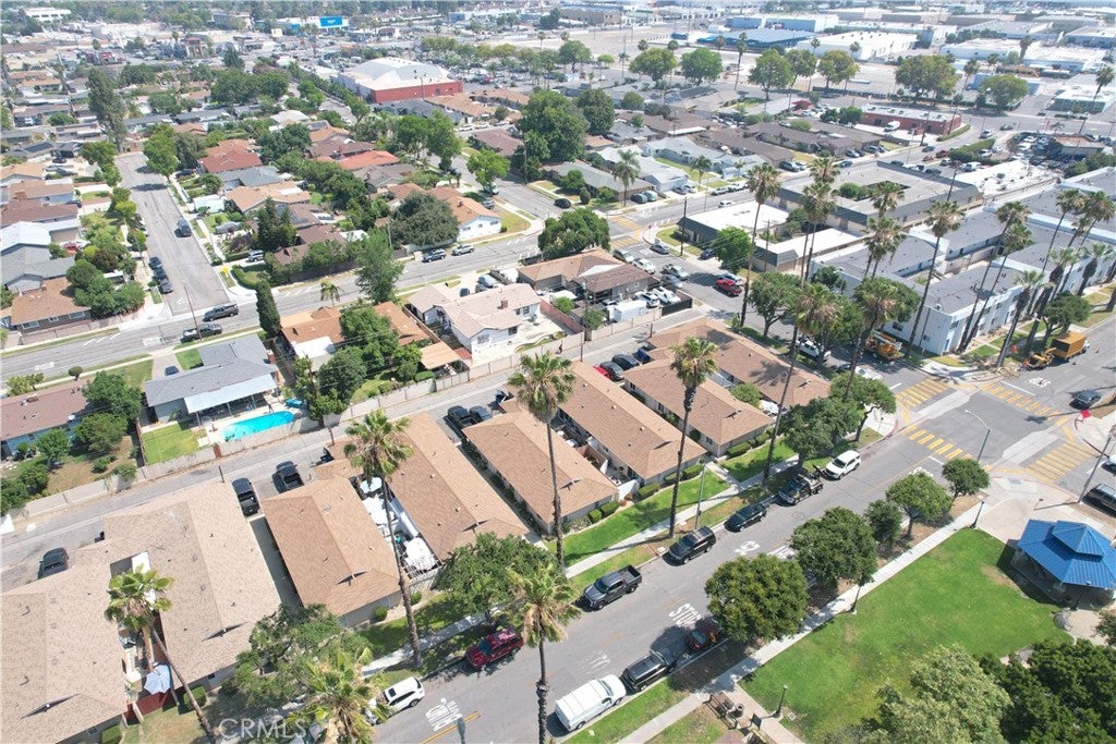 161 167 175 W Guinida Lane