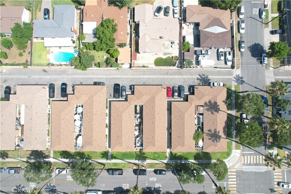 161 167 175 W Guinida Lane