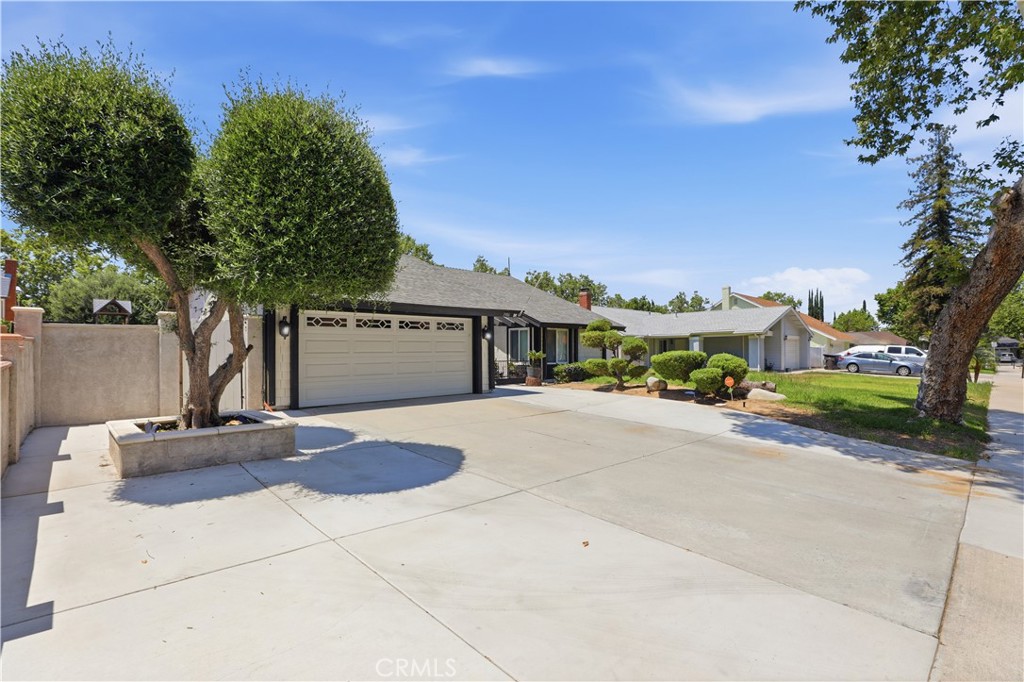 3906 New Haven Drive
