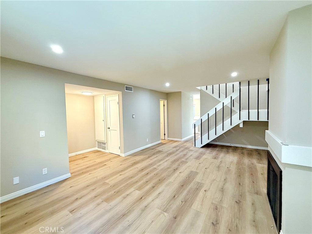 10 Summerwalk Court 29