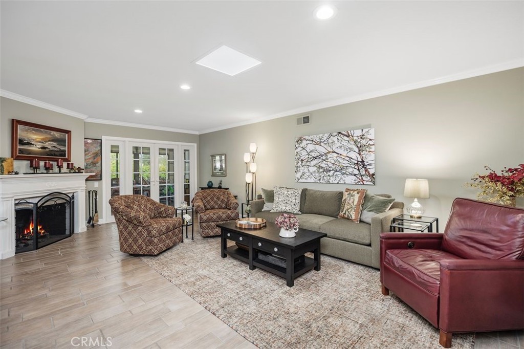 5295 Avenida Del Sol