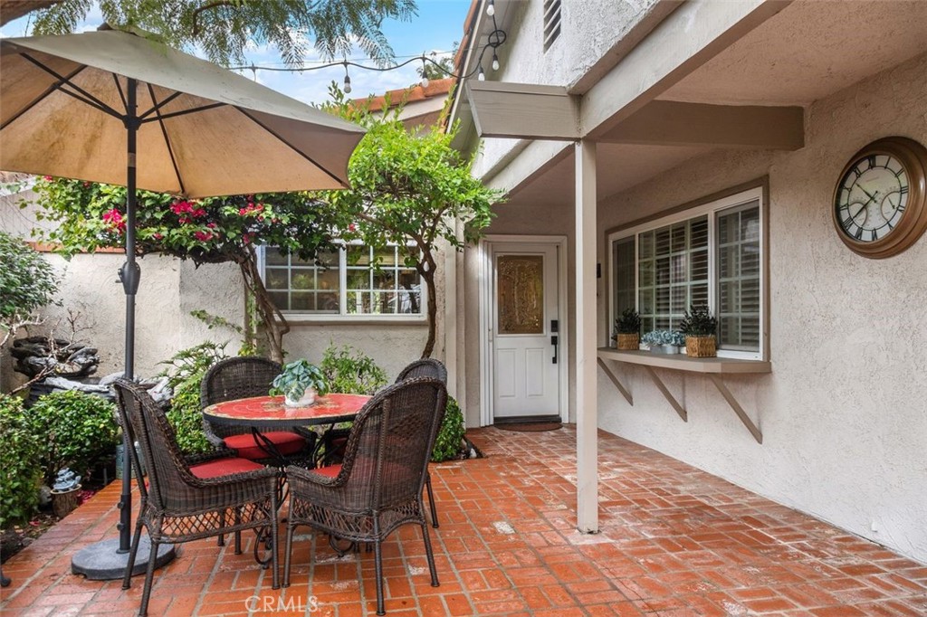 5295 Avenida Del Sol