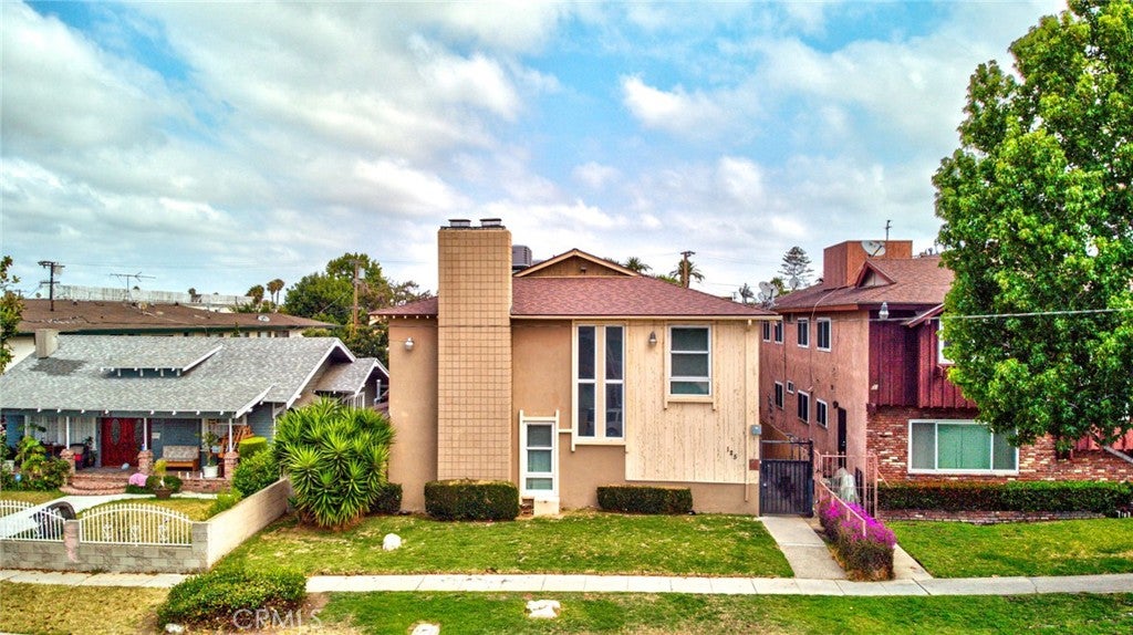 125 E Buckthorn