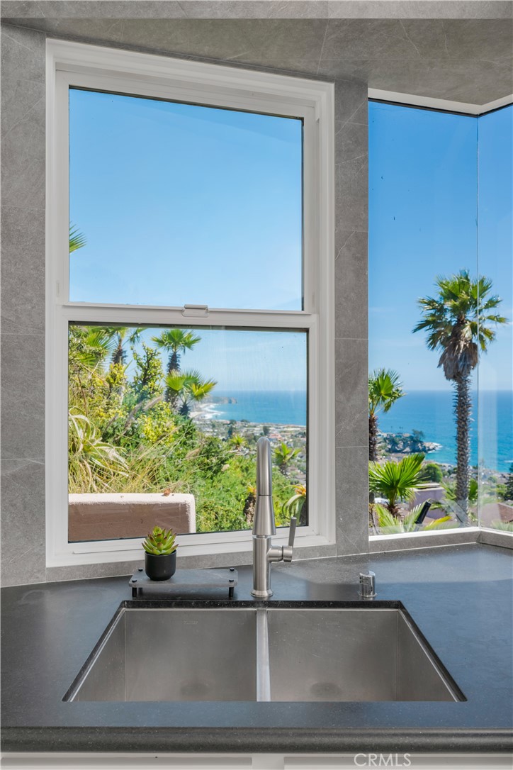 15 N Vista De Catalina, Laguna Beach CA 92651 - Photo 11